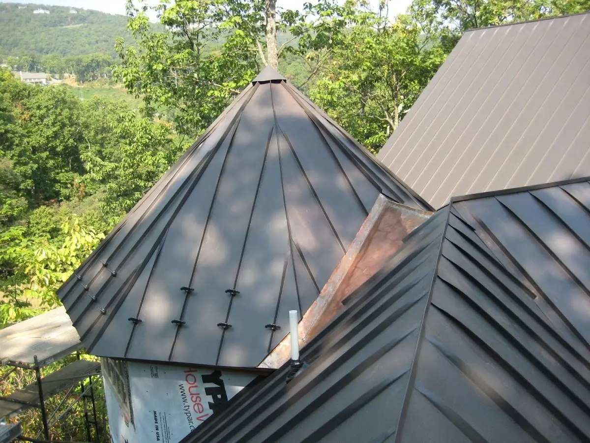 Professional Gutter Cleaning by Craftsman Roofing in Mesa Rock